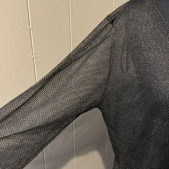 Lorna Jane black sparkle open weave stripes & sleeves lightweight sweater. - Picture 3 of 9